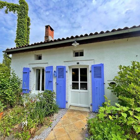Champs Chevrier Villa Mezieres-sur-Issoire Bagian luar foto