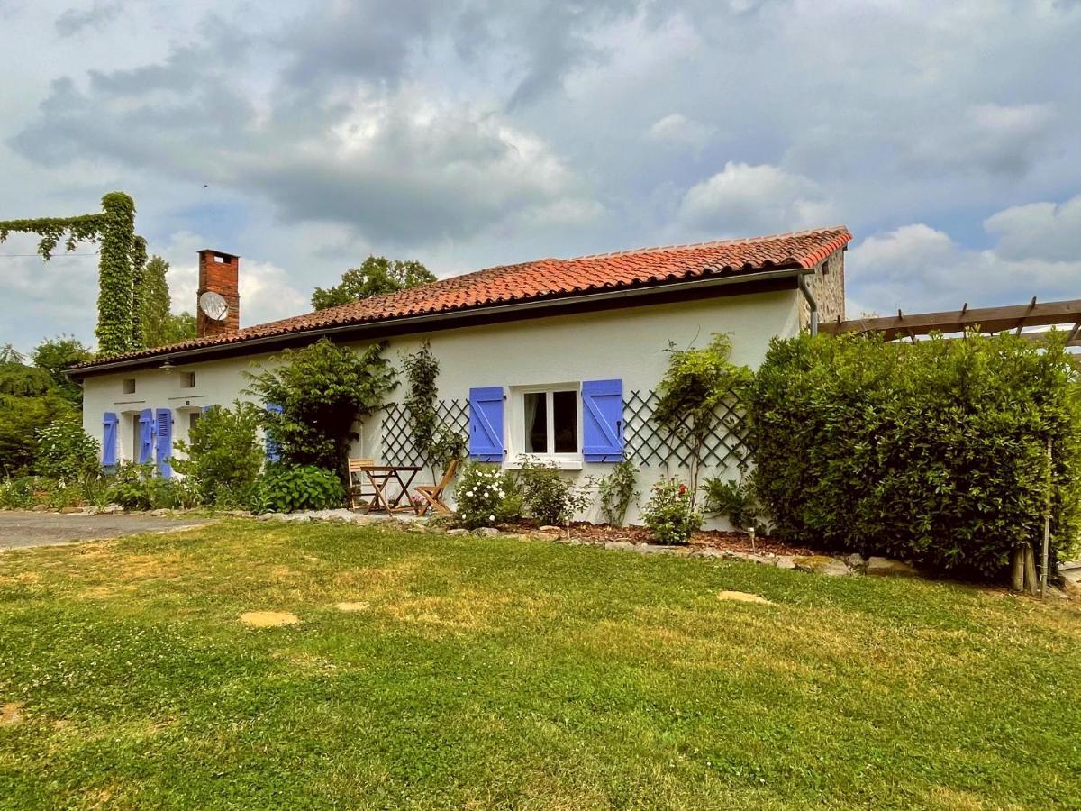 Champs Chevrier Villa Mezieres-sur-Issoire Bagian luar foto
